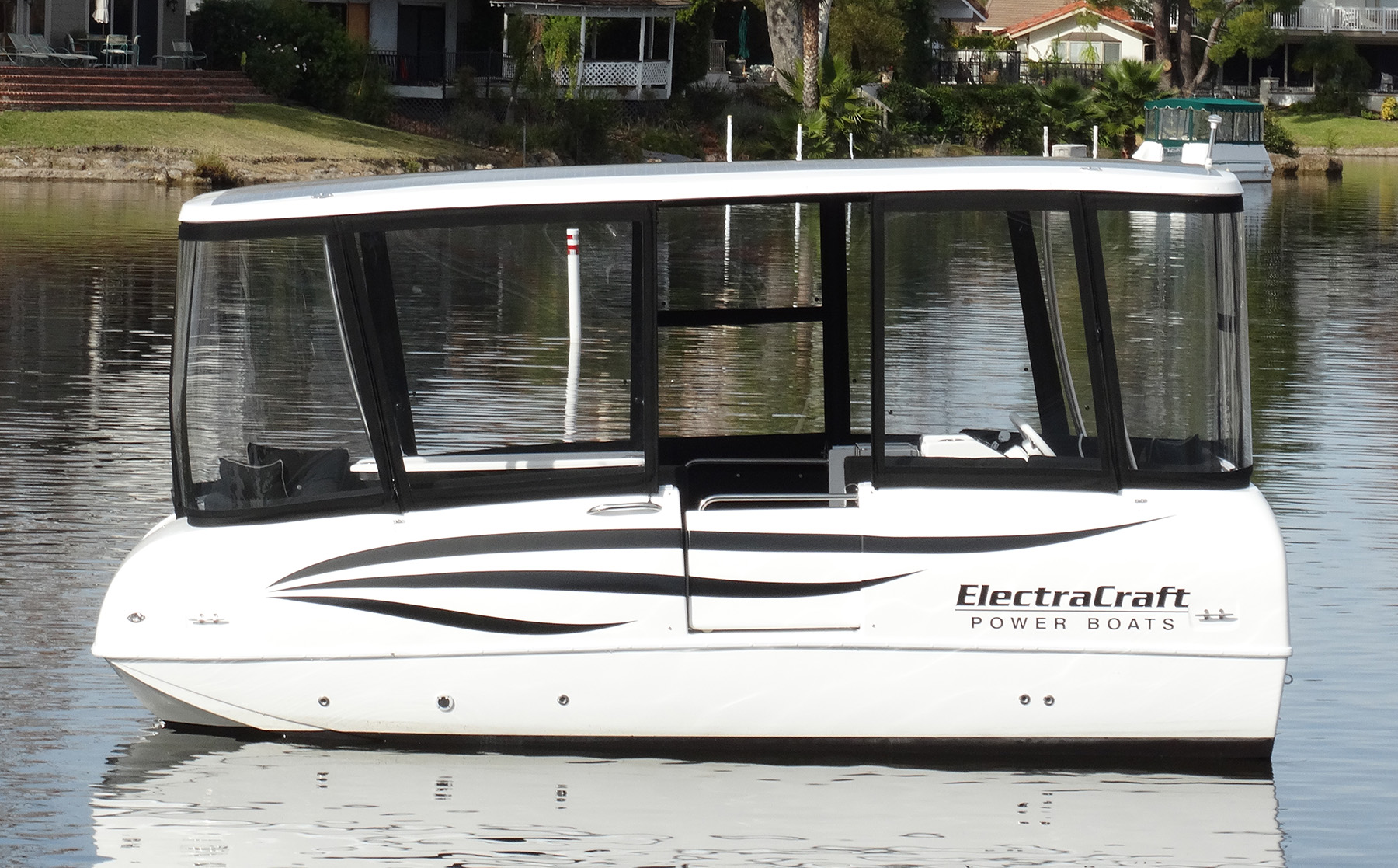 electric yacht manufacturers